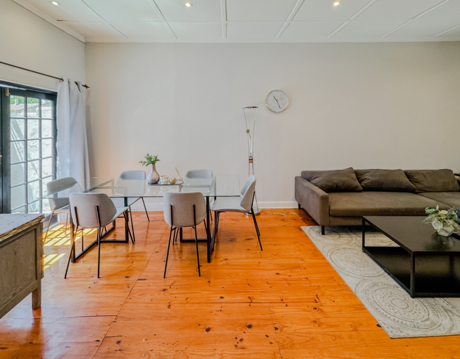 2 Bedroom Property for Sale in Claremont Village Western Cape